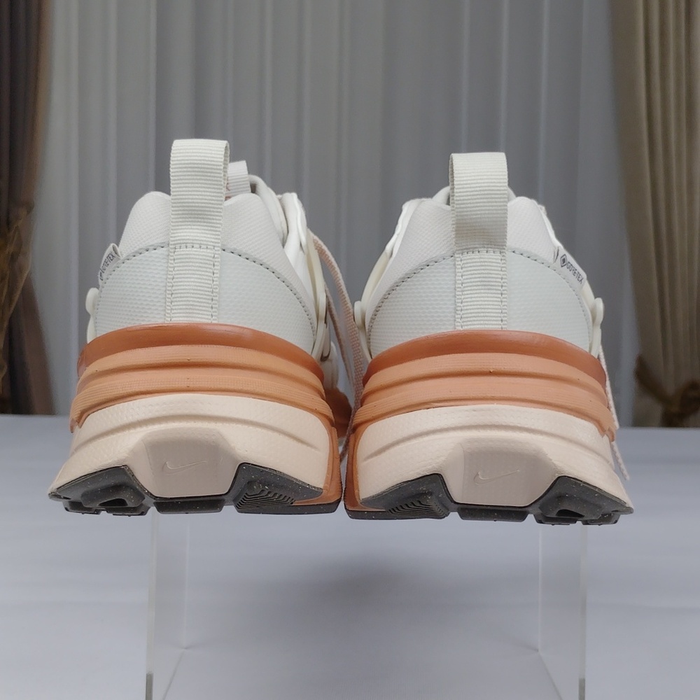 Nike Women's White and Peach Athletic Sneakers - Picture 9 of 16